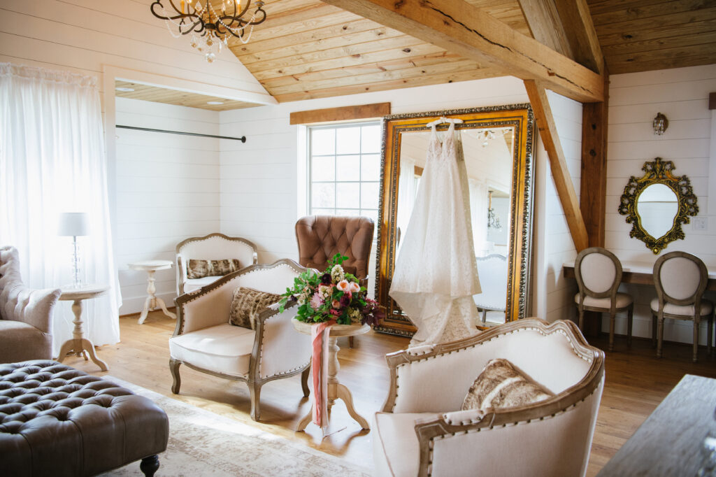 A gorgeous bridal suite at a luxurious Virginia wedding venue.